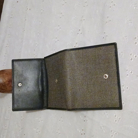 Bulgari Leather wallet. Genuine. - Picture 5 of 13